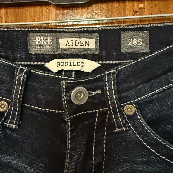 BKE Aiden Bootcut dark wash low rise cotton denim size 28 Short - Picture 4 of 8